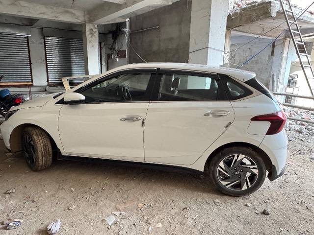 https://images10.gaadi.com/usedgaadi-sellcar/UsedCar/2f8cda78-b8e0-4a0e-a0b6-b8d6ad792518/f082a0e1-70ab-4caf-b5c8-facd56580bd7.jpeg?imwidth=6402