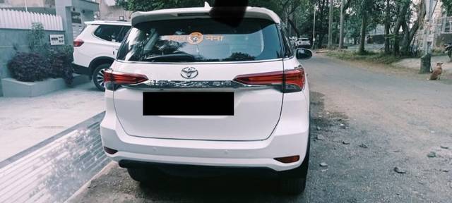 https://images10.gaadi.com/usedgaadi-sellcar/UsedCar/2f9ea797-2c20-4a39-84f3-83ef6818c352/122e044b-9402-4746-965d-4a73ddd374c5.jpeg?imwidth=6401