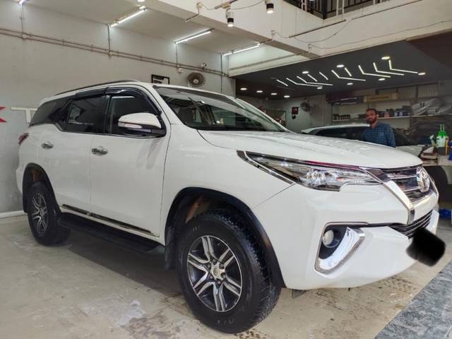 https://images10.gaadi.com/usedgaadi-sellcar/UsedCar/2f9ea797-2c20-4a39-84f3-83ef6818c352/63897102-d639-48ae-ae8d-8ba545d20061.jpeg?imwidth=6400