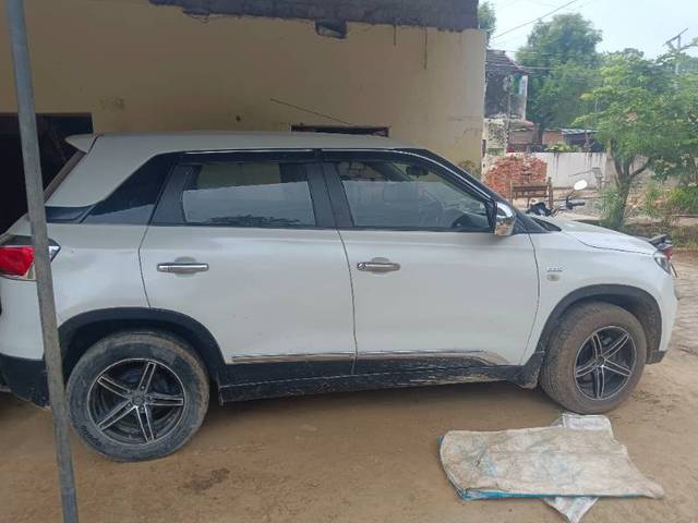 https://images10.gaadi.com/usedgaadi-sellcar/UsedCar/2fdf73c7-c6ca-4e35-a129-03e3929118ca/efa63971-4541-4b60-9b90-f4f1322b4a4d.jpg?imwidth=6401