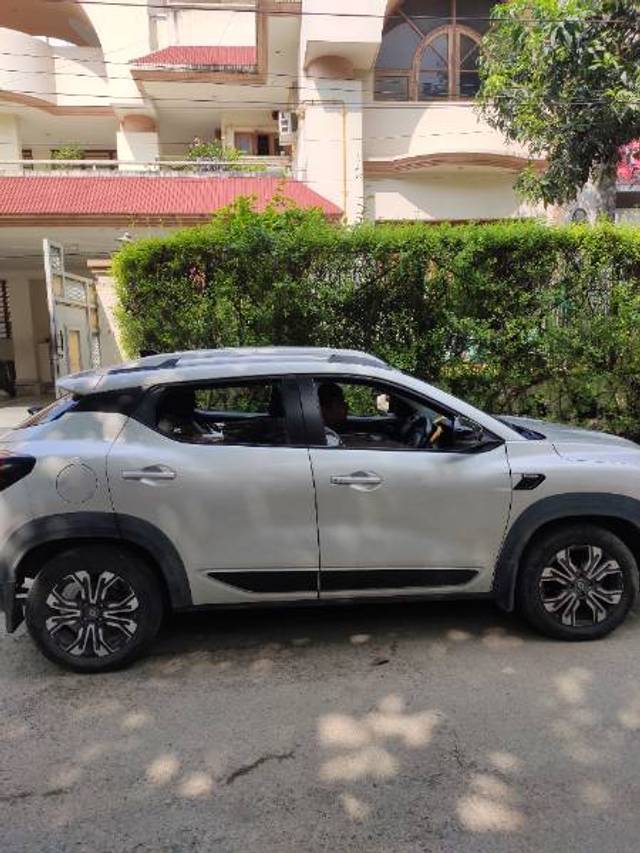 https://images10.gaadi.com/usedgaadi-sellcar/UsedCar/2fe2d0ec-5ed6-47df-b4ae-2c7ad8064a6e/97a813fb-0856-4734-9ad5-2d379a2d35df.jpg?imwidth=6401