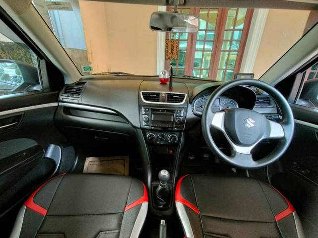 https://images10.gaadi.com/usedgaadi-sellcar/UsedCar/30068650-4335-4ca4-bfdb-29126dbacd19/826e1646-07cb-4109-8cc5-0e8817678643.jpg?imwidth=6402