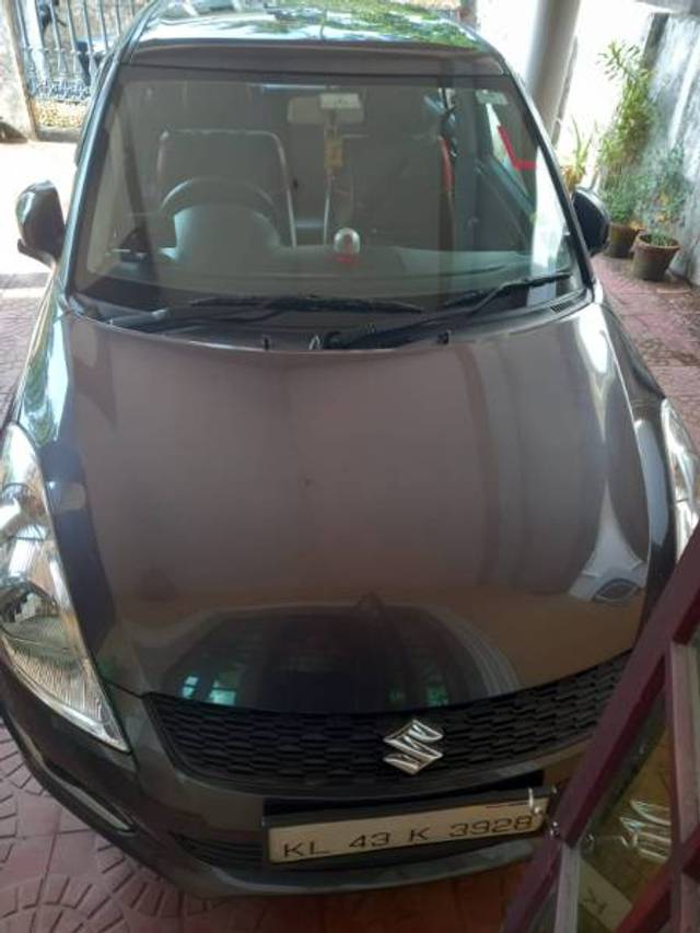 https://images10.gaadi.com/usedgaadi-sellcar/UsedCar/30068650-4335-4ca4-bfdb-29126dbacd19/dc8ecabd-0e9f-4764-a770-93af6bdac8e7.jpg?imwidth=6400