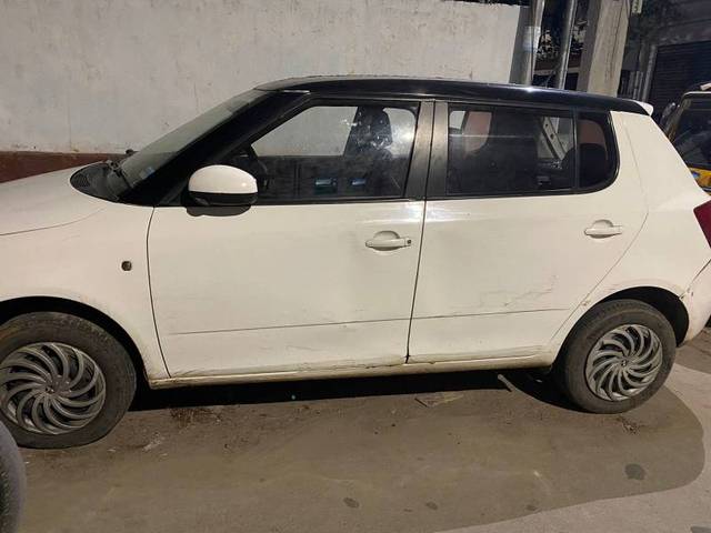 https://images10.gaadi.com/usedgaadi-sellcar/UsedCar/30209d62-a5f6-412a-8ebd-01611d59fb35/234d7d97-52c5-4644-9d55-91e8baebc712.jpg?imwidth=6400