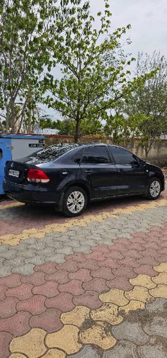 https://images10.gaadi.com/usedgaadi-sellcar/UsedCar/305dd425-3655-4cb9-bc3c-adac43146a4e/5ea47074-e969-4ad6-a624-f0774f8aae57.jpg?imwidth=6401