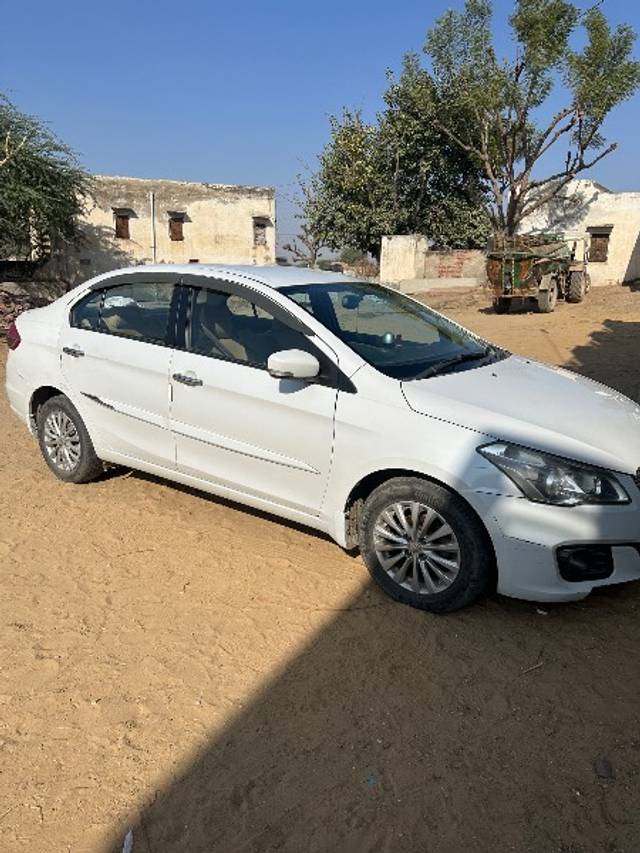 https://images10.gaadi.com/usedgaadi-sellcar/UsedCar/306a4d7d-21ca-44c6-b8e7-040d4dfb13a6/fcb4fd74-f9e9-4146-a28a-d53a6b1cebee.jpeg?imwidth=6402