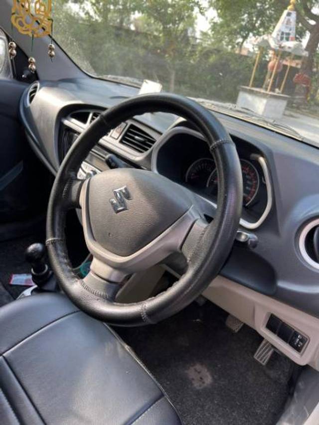https://images10.gaadi.com/usedgaadi-sellcar/UsedCar/309b19de-8a2d-46cd-9c6c-e2ff6005bd0d/789e971b-0b4b-45f0-bf63-c26ac130145b.jpg?imwidth=6401