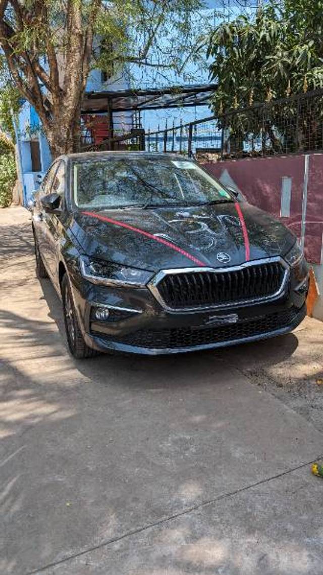 https://images10.gaadi.com/usedgaadi-sellcar/UsedCar/30a9bdc4-ac2f-41b0-b875-626f3523e99b/3c9a74a7-77cd-4e6c-b9e0-cf94fec12621.jpg?imwidth=6400