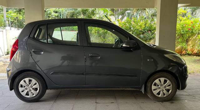 https://images10.gaadi.com/usedgaadi-sellcar/UsedCar/30bcb4d7-66c4-4b41-a0ae-5adf4eedd7d2/34e28e21-1b7c-4e83-b19f-260f7c2f0cbb.jpeg?imwidth=6402