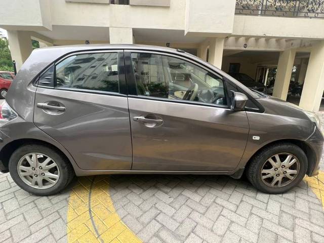 https://images10.gaadi.com/usedgaadi-sellcar/UsedCar/310130df-0982-47fd-a608-b2e597eda900/85d93c33-85a2-4905-a4ba-f742a8a62093.jpg?imwidth=6401