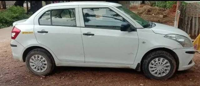 https://images10.gaadi.com/usedgaadi-sellcar/UsedCar/3143b678-079b-4c96-8187-519a0cb05494/f83cc039-d5b7-48dc-8a48-3b77a28660e1.jpg?imwidth=6401