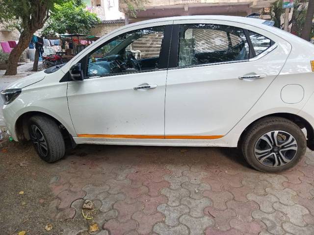 https://images10.gaadi.com/usedgaadi-sellcar/UsedCar/3149633c-a18a-4992-a7e9-d8af33df2442/ea13e5ed-d257-40b0-b691-8f42d3a4aa7f.jpg?imwidth=6402