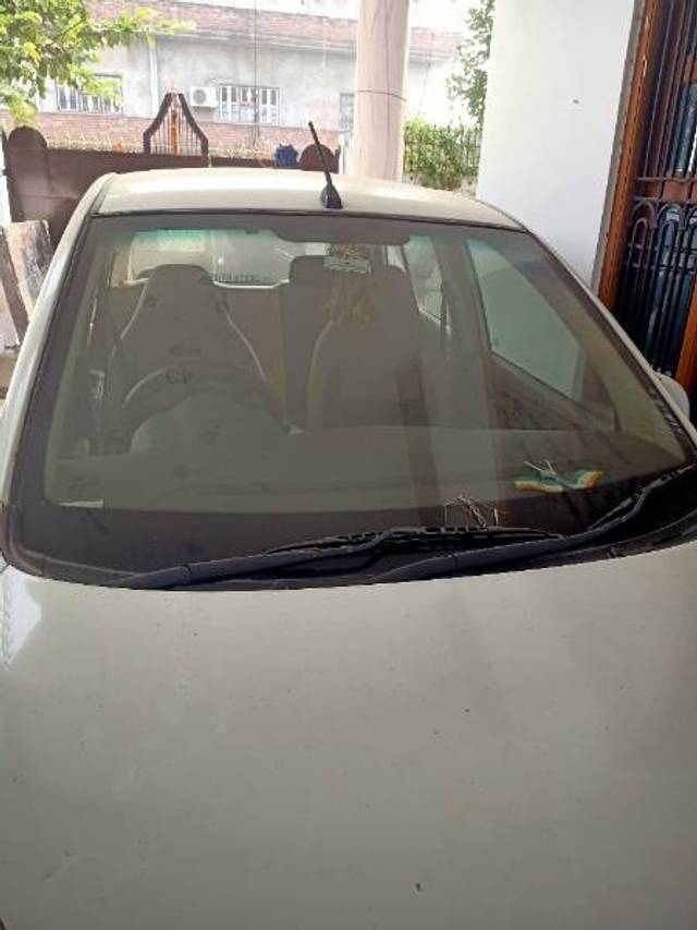 https://images10.gaadi.com/usedgaadi-sellcar/UsedCar/31685265-77b7-40c8-81c9-dc6fd008d67a/3c597eee-d71d-4bfe-aab1-03e3352c44bd.jpg?imwidth=6401