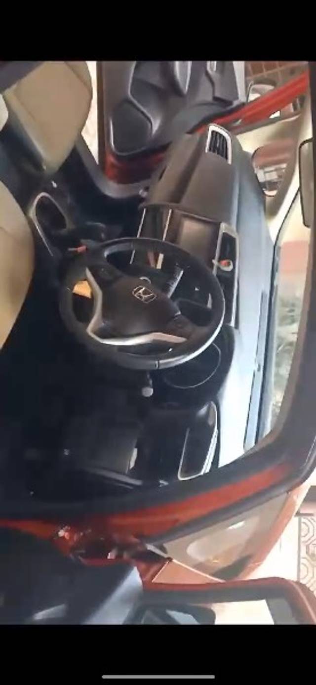 https://images10.gaadi.com/usedgaadi-sellcar/UsedCar/3179839f-22dd-444e-88f2-2695b09e3f65/8c43c9f9-782d-4385-95b9-9162697b4e33.png?imwidth=6401
