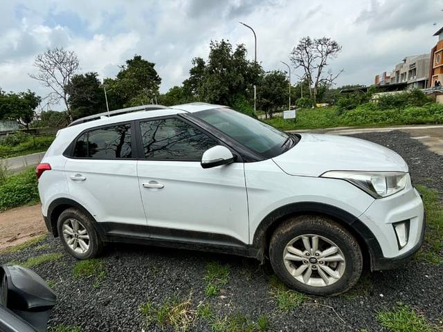 https://images10.gaadi.com/usedgaadi-sellcar/UsedCar/3182f35b-cedc-4b4a-bcda-ed3438017673/a8b81842-39d3-4889-8b7b-60c7b92f2881.jpeg?imwidth=6401