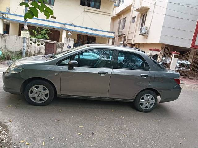 https://images10.gaadi.com/usedgaadi-sellcar/UsedCar/31a8446e-80fa-4921-b76a-4c35221d7409/5a2aee9d-a9db-4f57-a957-b5a6e1b7157b.jpg?imwidth=6401