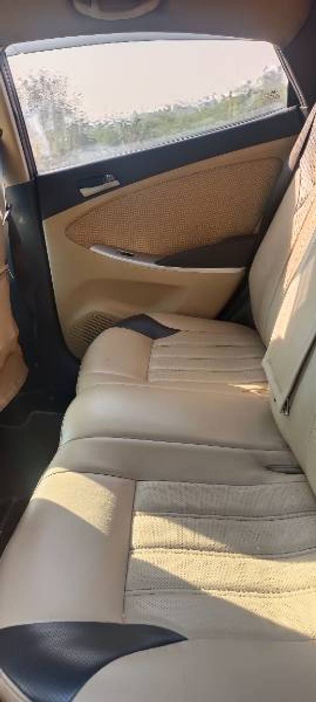 https://images10.gaadi.com/usedgaadi-sellcar/UsedCar/31c161b9-f545-4ba0-9072-46a604b3424c/bb12783c-13c1-4df4-b960-4d04577aa182.jpg?imwidth=6402