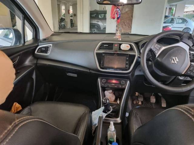 https://images10.gaadi.com/usedgaadi-sellcar/UsedCar/31dbc9f2-973a-4d2e-96e7-486c24adb05c/c4817e85-076a-4dd4-a561-657e0df6efe5.jpeg?imwidth=6402