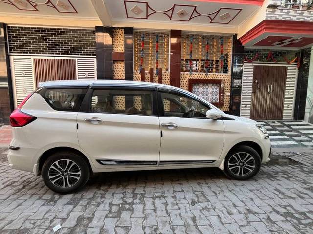 https://images10.gaadi.com/usedgaadi-sellcar/UsedCar/31f10806-560f-4330-8a44-a5ed6828253a/7440c792-6656-42b9-942e-45e3ba1685a8.jpg?imwidth=6401