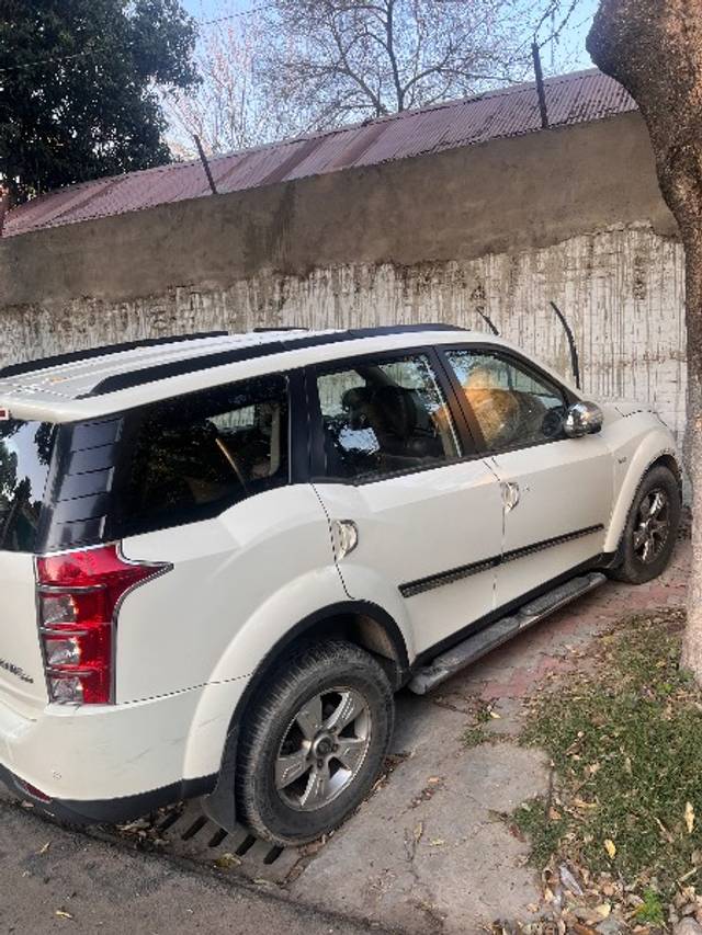 https://images10.gaadi.com/usedgaadi-sellcar/UsedCar/3201001b-8345-4b5e-9db6-f09e868b82a5/50b76eab-53c7-416b-a2eb-749c810c3b71.jpeg?imwidth=6402