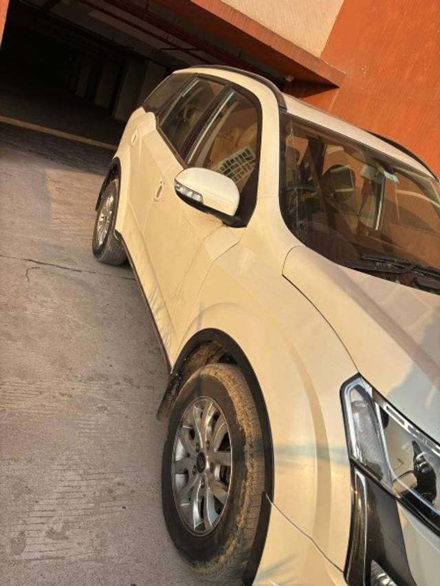 https://images10.gaadi.com/usedgaadi-sellcar/UsedCar/325f9010-9682-4066-9a16-5130e5025a4b/402f6230-2120-4c25-96e2-8cd2a3d8c30e.jpeg?imwidth=6402