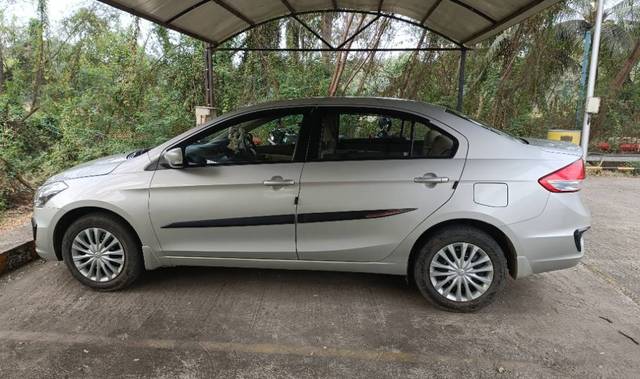 https://images10.gaadi.com/usedgaadi-sellcar/UsedCar/326f4ec1-485c-4d10-b8b8-38470c8e75a0/227d2464-c2c4-4b7d-b5ee-03c9aa0a49b0.jpg?imwidth=6402