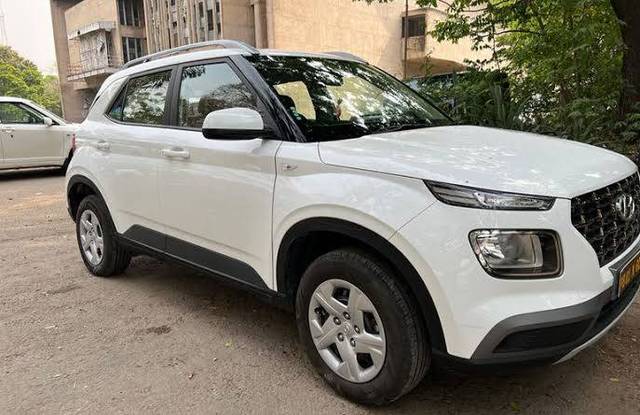 https://images10.gaadi.com/usedgaadi-sellcar/UsedCar/32b31c38-38e4-4b9e-b6b2-3e34cd28b9da/6c9d7bbf-4ea9-4758-b1f7-f3a2975905c6.jpeg?imwidth=6400