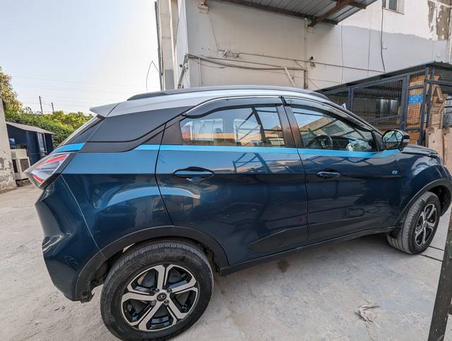 https://images10.gaadi.com/usedgaadi-sellcar/UsedCar/32f7e9a8-0ea1-4f0e-8d71-3bb6a9ed2272/119ef86b-9084-4066-9309-016c98475e8e.jpg?imwidth=6402