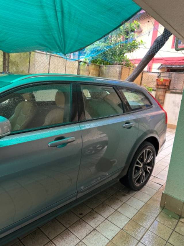 https://images10.gaadi.com/usedgaadi-sellcar/UsedCar/332c5d6a-68ac-4506-8f4c-f2d16715c077/b1a2aada-a0c1-43f3-8ec7-7227cd1cdaf2.jpeg?imwidth=6402
