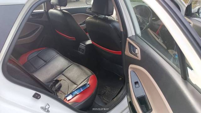 https://images10.gaadi.com/usedgaadi-sellcar/UsedCar/33372abf-3fb5-44d0-aa23-c3aaa0b7e5be/8bab8b4c-bced-4339-b2d5-4f3115ece250.jpg?imwidth=6401