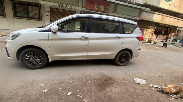 https://images10.gaadi.com/usedgaadi-sellcar/UsedCar/333b0f4d-daa8-459d-b737-8168c414cced/9a0a1756-7b1a-4dab-ba94-e9dffde6f571.jpeg?imwidth=6401