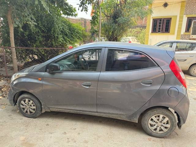 https://images10.gaadi.com/usedgaadi-sellcar/UsedCar/3347d211-5fe1-4bfb-b670-0f3ad9834eea/bd272d18-ab7b-44e2-8520-40f0d52a8da7.jpeg?imwidth=6402