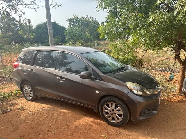 https://images10.gaadi.com/usedgaadi-sellcar/UsedCar/33dab536-3edb-4302-882f-61ac6631aff3/c70f70f8-3f8d-4813-9ccb-2b023d31b933.jpeg?imwidth=6400