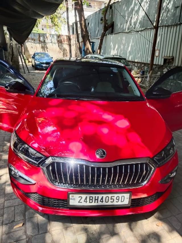 https://images10.gaadi.com/usedgaadi-sellcar/UsedCar/33fe5314-4fc3-4983-81e9-e0d95fde6c20/a31d834a-6722-4746-8e57-f3683ad6600d.jpeg?imwidth=6400