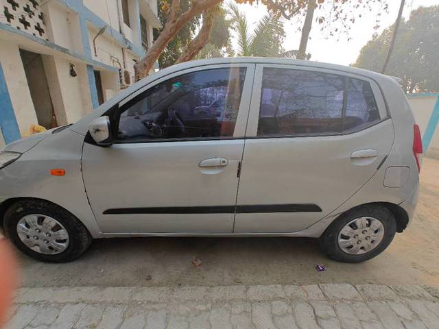 https://images10.gaadi.com/usedgaadi-sellcar/UsedCar/341340b9-76df-4406-89bf-ce687b5b8c4b/c7153afc-c9e6-45b4-8126-89558cae2ffb.jpg?imwidth=6401