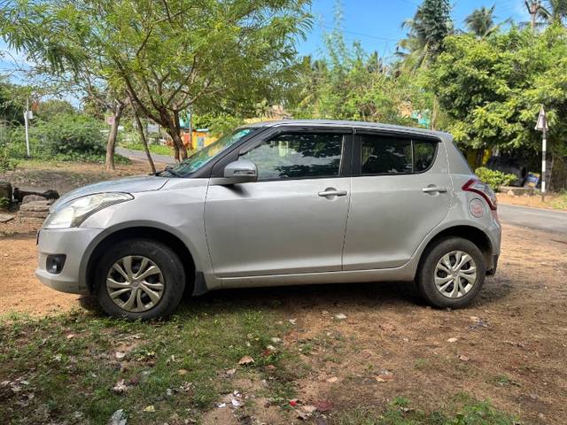 https://images10.gaadi.com/usedgaadi-sellcar/UsedCar/34215141-d680-4d7a-a133-24c55ab51ae3/c8cfff29-fa77-4307-8c2c-86b2ed2b24f0.jpg?imwidth=6400