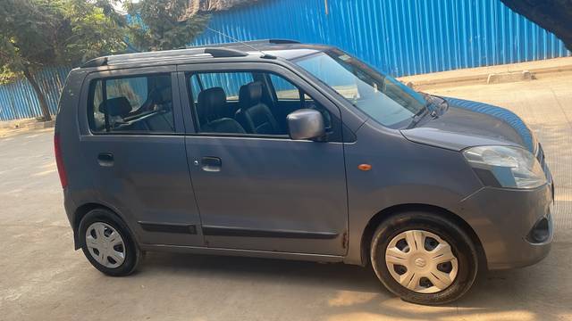 https://images10.gaadi.com/usedgaadi-sellcar/UsedCar/344a0930-6e74-4a8c-9b03-5c46ba333b4f/bdba452a-03f4-4e91-8b70-00e305bdfc67.jpeg?imwidth=6401