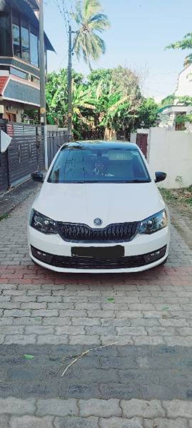 https://images10.gaadi.com/usedgaadi-sellcar/UsedCar/34557a6f-d9b7-4a6d-b4f4-db3160594af9/97a128e5-42ee-40c7-be42-4b1449eb6f00.jpg?imwidth=6402