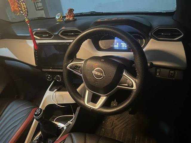 https://images10.gaadi.com/usedgaadi-sellcar/UsedCar/3464be4a-bc3c-4462-a6dd-88a1bbd0b734/daec2c98-a2c5-4585-8675-aff82ecdaeb6.jpg?imwidth=6401