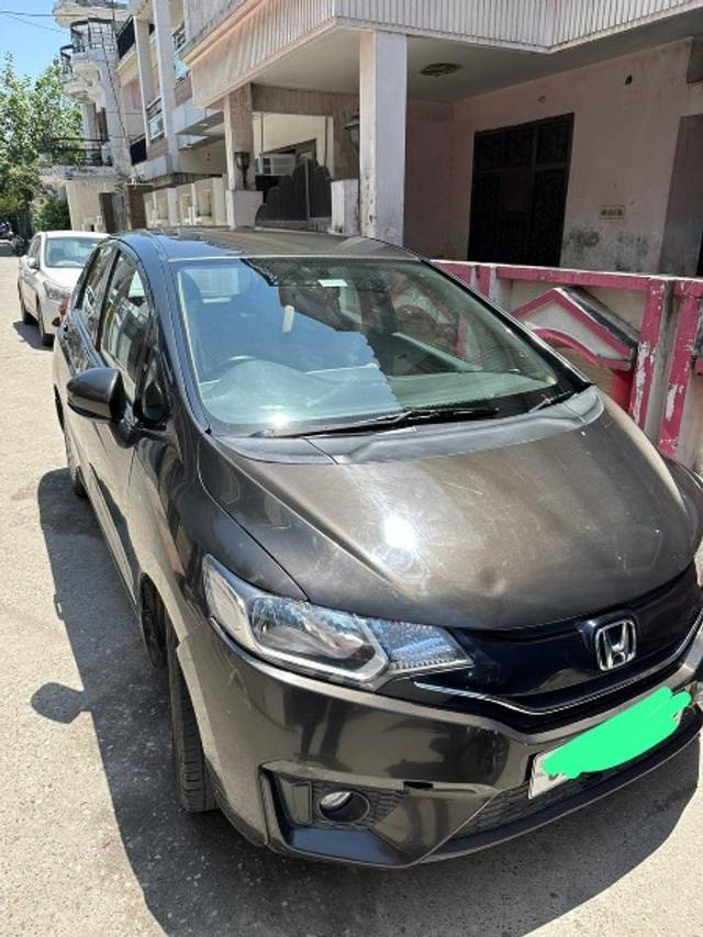 https://images10.gaadi.com/usedgaadi-sellcar/UsedCar/34696981-e027-4d8b-9150-6ba0838dfbc6/80c9f841-6548-40f6-878b-a3c046829d72.jpeg?imwidth=6400