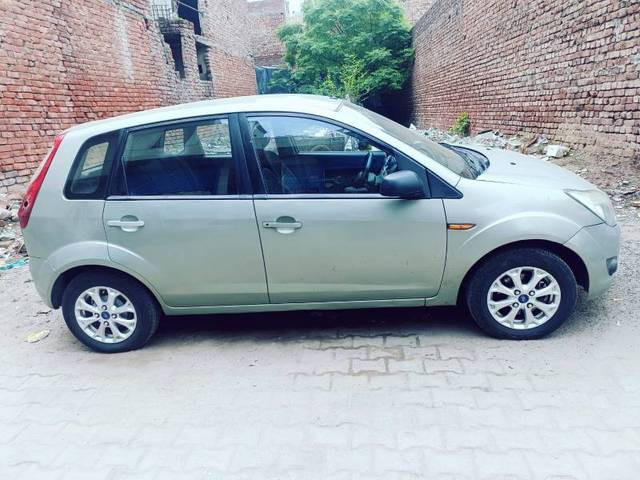 https://images10.gaadi.com/usedgaadi-sellcar/UsedCar/34a69ee8-ada2-4bef-bff2-97946ad44e07/3f23b6da-0d75-4d3f-a2bc-0c907992e2b2.jpg?imwidth=6401