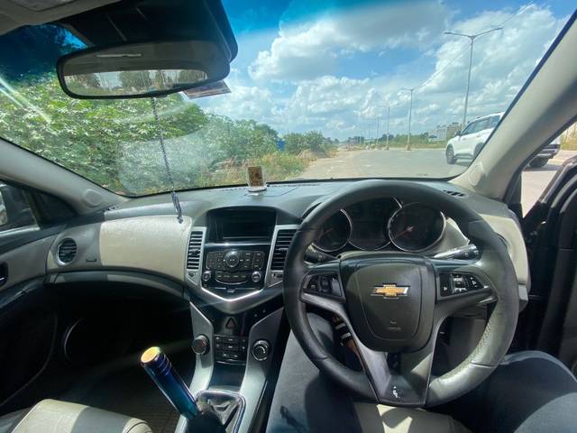https://images10.gaadi.com/usedgaadi-sellcar/UsedCar/34b70724-8482-4b50-b15a-e70d7a64b649/cb8b945e-0901-41ca-a61a-74b6dc99b0b0.jpeg?imwidth=6401