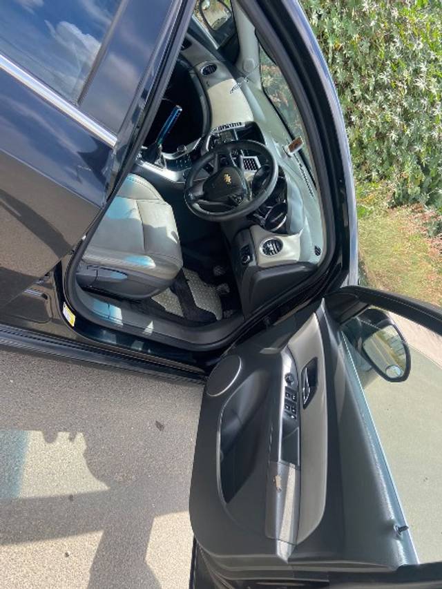 https://images10.gaadi.com/usedgaadi-sellcar/UsedCar/34b70724-8482-4b50-b15a-e70d7a64b649/e32b5233-b824-4aeb-940f-e4917fe866fc.jpeg?imwidth=6402