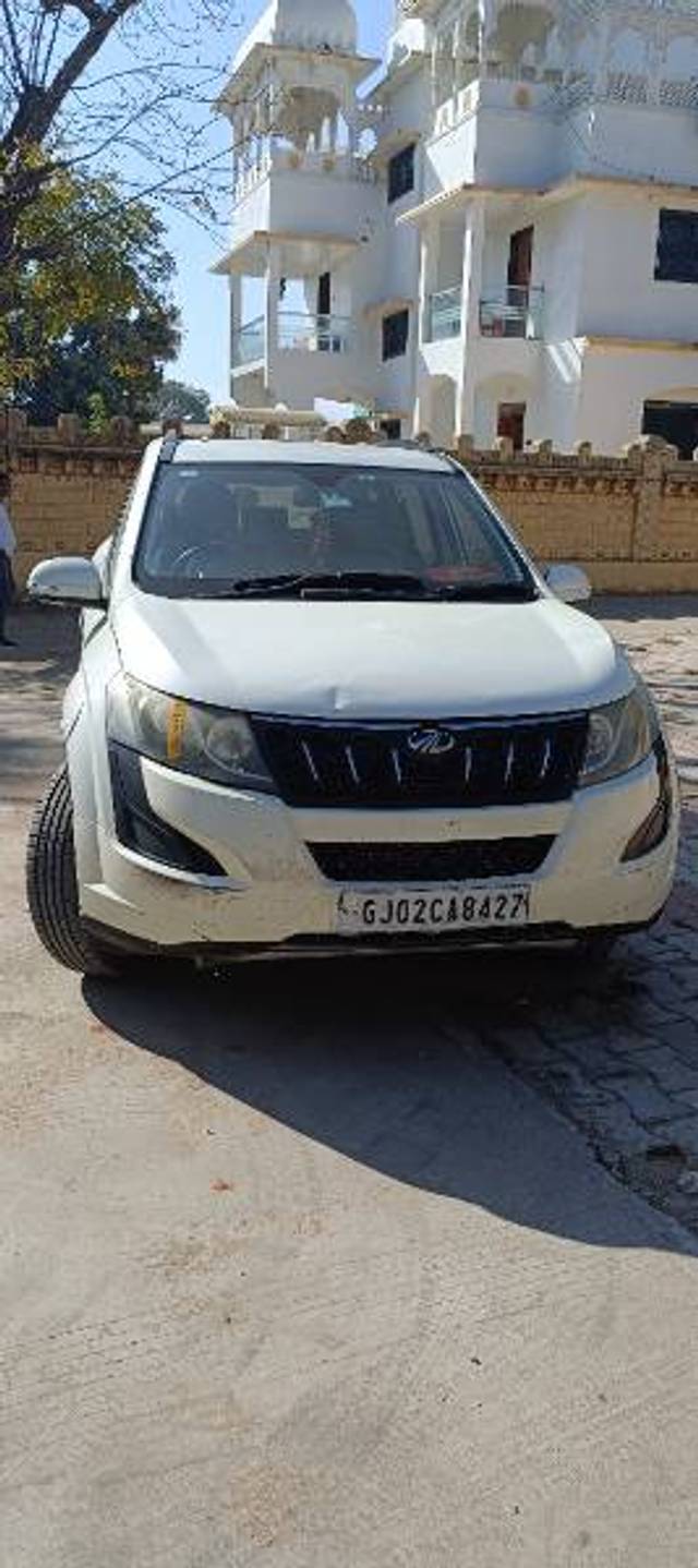 https://images10.gaadi.com/usedgaadi-sellcar/UsedCar/34b8b979-d25d-4f8b-a31a-a87a90b99e06/5c0d7104-0926-4466-a053-eafcfc2872aa.jpg?imwidth=6400