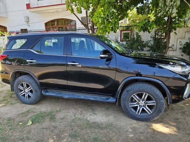 https://images10.gaadi.com/usedgaadi-sellcar/UsedCar/354367d8-39d3-4890-89e1-a907c2f8bff7/8d597aa2-97cb-4220-b587-9d10acbac14b.jpeg?imwidth=6401