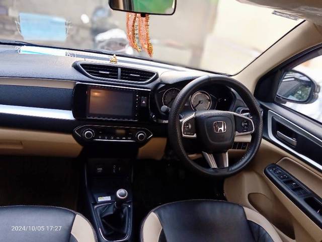 https://images10.gaadi.com/usedgaadi-sellcar/UsedCar/355e6176-cde4-44ff-a37f-4559a7043de9/85c6e376-3e47-4c0e-a732-fb6723b63d87.jpg?imwidth=6402