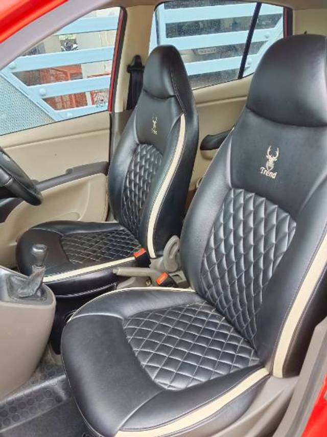 https://images10.gaadi.com/usedgaadi-sellcar/UsedCar/35a8f403-ea13-4953-a371-561a46833eb7/8193c339-b9c2-475c-a71a-c1099c86638f.jpg?imwidth=6402