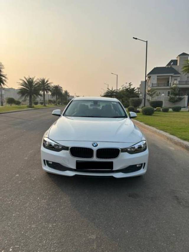 https://images10.gaadi.com/usedgaadi-sellcar/UsedCar/366ecbc4-bc8e-4bbc-899a-7253bb73e26b/995adafe-2bd6-4e61-9ce1-76b4ce1671dc.png?imwidth=6400