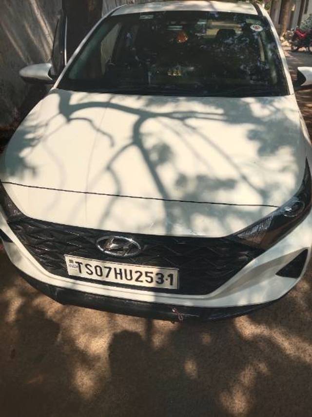 https://images10.gaadi.com/usedgaadi-sellcar/UsedCar/3671947e-b3fe-4a1c-809d-c1602b433753/432b4f05-3aa0-41a1-a9ab-31f5d692d8fb.jpg?imwidth=6400