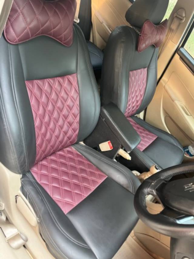 https://images10.gaadi.com/usedgaadi-sellcar/UsedCar/368c122f-1f7a-473c-99ca-2f394153fdae/9d5eb2a2-5dc2-4b1f-ab0f-a90055e9250b.jpeg?imwidth=6402